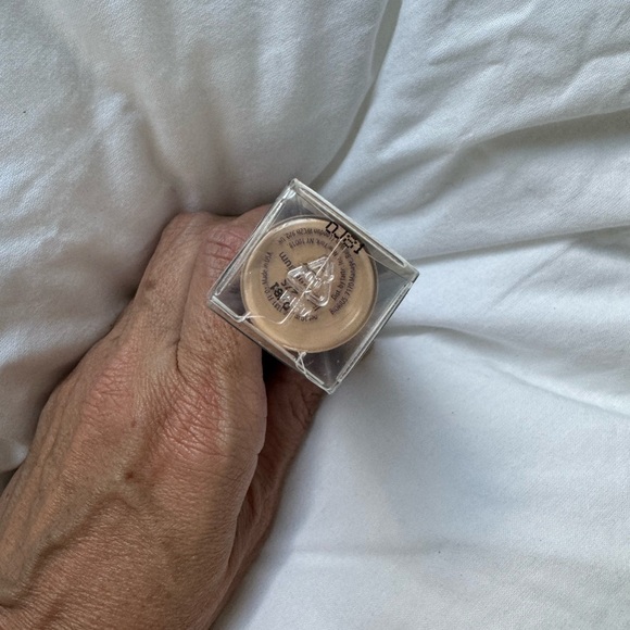 Tarte shape tape. New in box. 27S light-medium sand - Picture 3 of 6